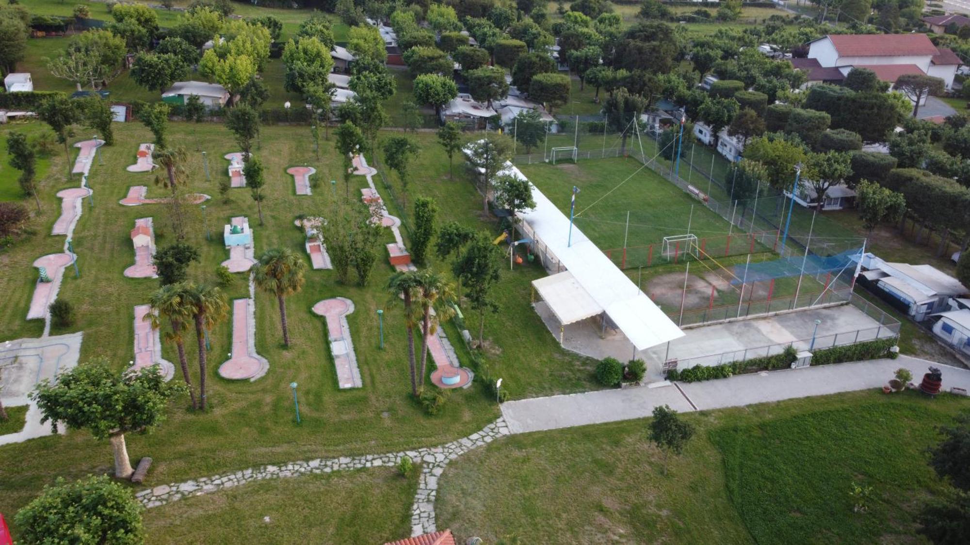 Campeggio Internazionale Del Sole Вивероне Екстериор снимка